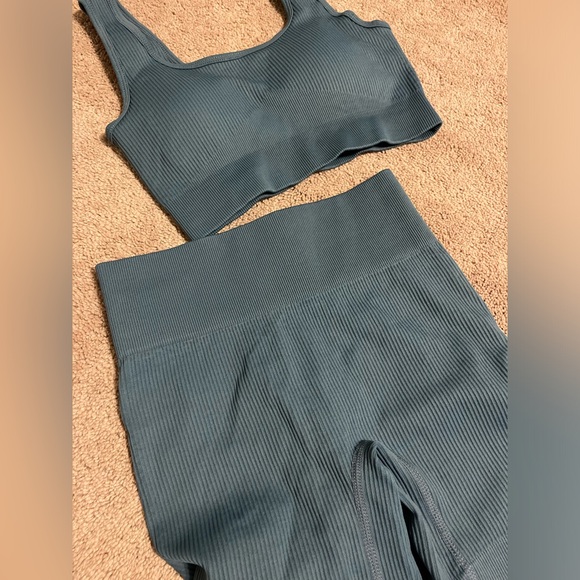 NEVER WORN- Amazon slate blue ribbed workout set - Picture 4 of 4